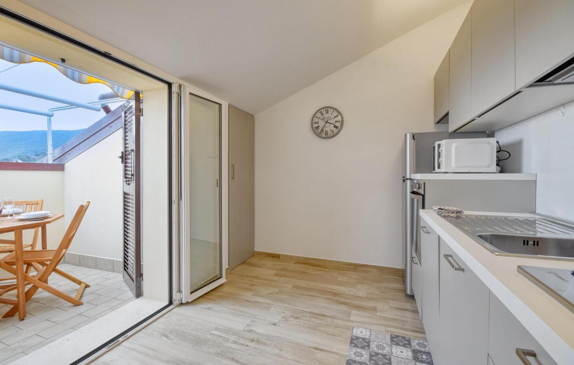 Beautiful Apartment In Moneglia With Kitchen Esterno foto